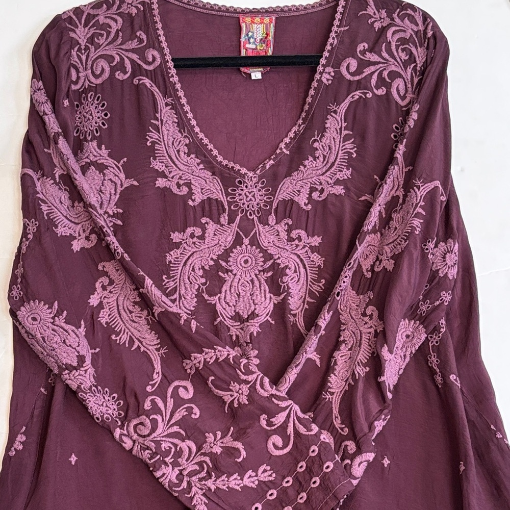 JOHNNY WAS…BURGUNDY COLOR EMBROIDERED BLOUSE SIZE LARGE RAYON LONG SLEEVES